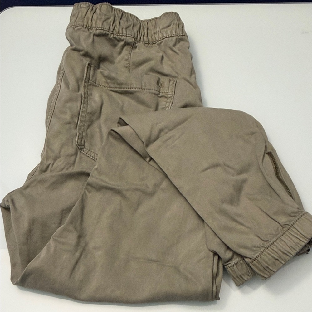 American Eagle Jogger Style Green Khaki Pants